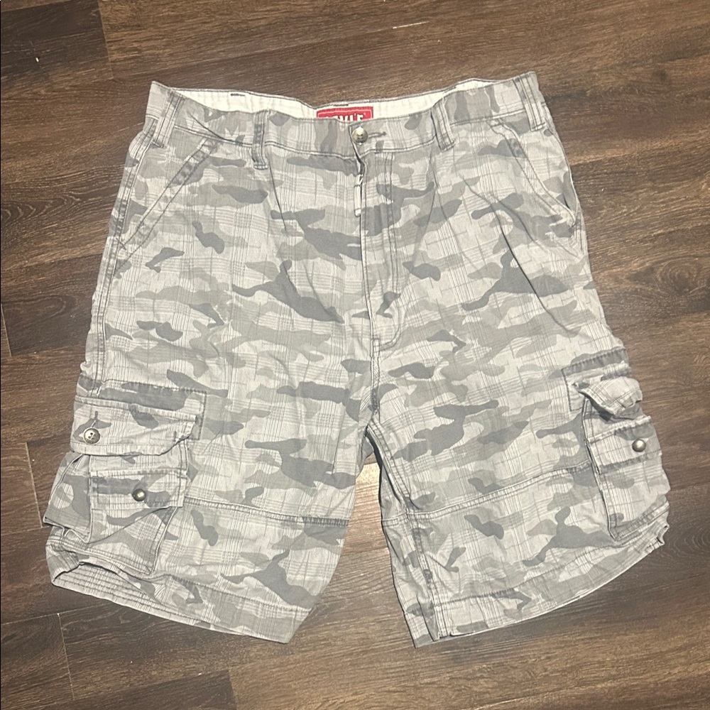 Levi's Men's Gray Camo Cargo Shorts